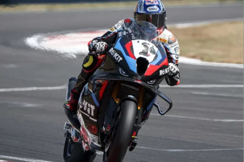 WSBK Superbike Donington Course-1 : Toprak Razgatlıoğlu obtient une note parfaite, la première course est sans histoire