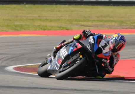 WSBK Superbike Aragon Course 1 : Toprak Razgatlioglu arrache une 13e victoire, pas de pitié pour Ducati