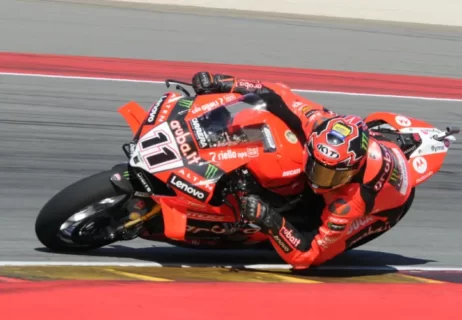 WSBK Superbike Aragon Course Superpole : Une bagarre monstrueuse, Nicolo Bulega énerve Toprak Razgatlioglu au Sprint !