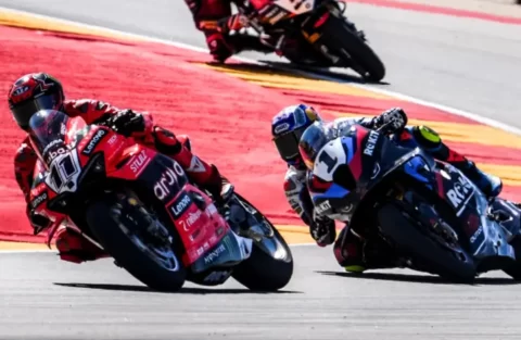 WSBK Superbike Aragon Course 2 : Bulega remporte une victoire de premier ordre, Toprak doit reconstruire.