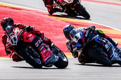 WSBK Superbike Aragon Course 2 : Bulega remporte une victoire de premier ordre, Toprak doit reconstruire.