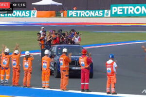 MotoGP Misano Parade LIVE : La charette version adriatique...
