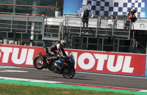 WSBK Superbike Magny-Cours Course Superpole : Toprak Razgatlioglu écrase le Sprint et ne laisse aucune chance à Nicolo Bulega