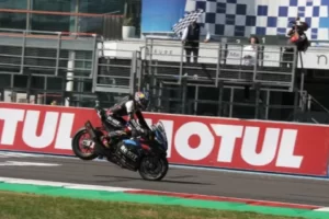 WSBK Superbike Magny-Cours Course Superpole : Toprak Razgatlioglu écrase le Sprint et ne laisse aucune chance à Nicolo Bulega