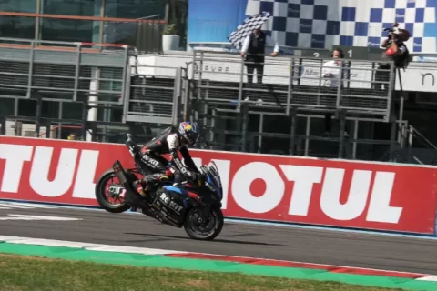 WSBK Superbike Magny-Cours Course Superpole : Toprak Razgatlioglu écrase le Sprint et ne laisse aucune chance à Nicolo Bulega