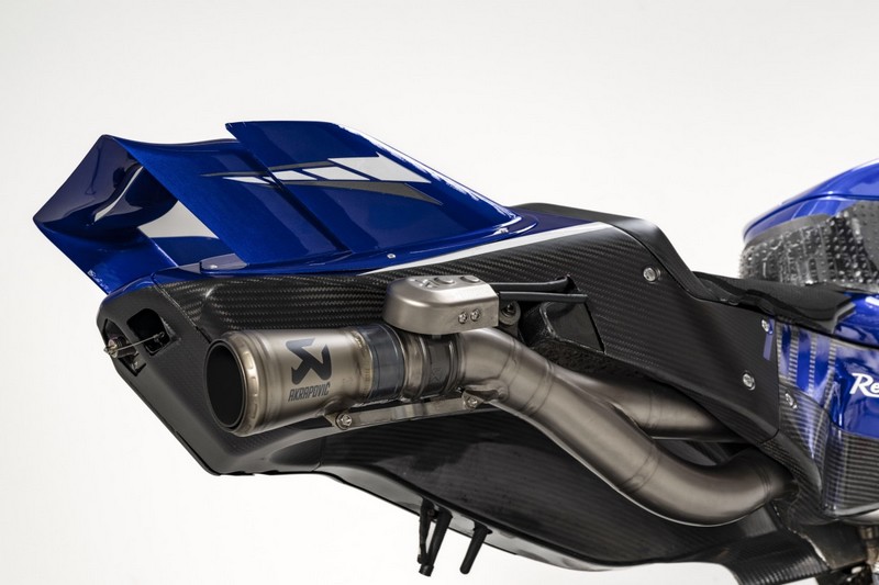 Yamaha M1 V4