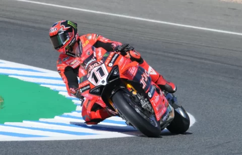 Superbike Jerez Superpole : Pole position de l'espace pour Bulega, Toprak est prévenu !