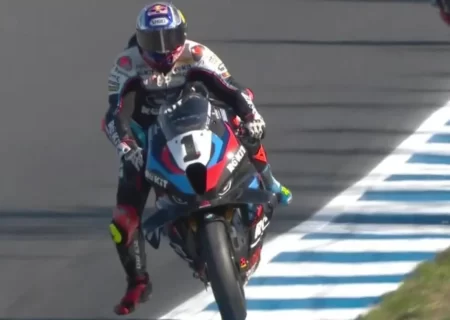 WSBK Superbike Estoril FP1 : Toprak Razgatlioglu prépare le terrain, Nicolo Bulega dos au mur