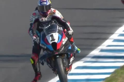WSBK Superbike Estoril FP1 : Toprak Razgatlioglu prépare le terrain, Nicolo Bulega dos au mur