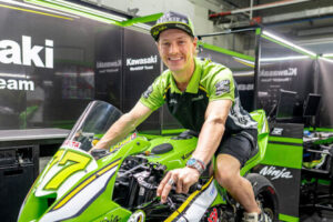 Dominique Aegerter officialise son retour en Supersport pour "remettre Kawasaki au sommet"