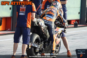 "Spy Attitude" Technique MotoGP : Qu'a-t-on vraiment vu au test de Misano chez Aprilia et KTM ?