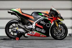 De la grille de d&eacute;part du MotoGP &agrave; votre garage : Aleix Espargar&oacute; met en vente aux ench&egrave;res son Aprilia RS-GP 2020
