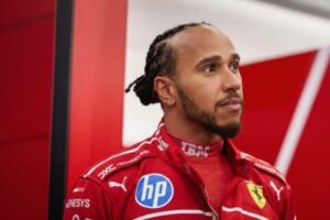 Formule 1 : Ferrari sous pression : Lewis Hamilton s’alarme du “climat toxique” créé par les médias