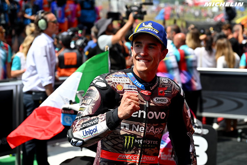 MotoGP, Claudio Domenicali (Ducati) répond fermement à Max Biaggi : « Cette conversation aurait sa place dans un bar »