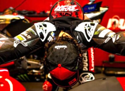 MotoGP, Pecco Bagnaia 2025 ou chronique d&rsquo;un effacement face au vacarme Marc Marquez : "c&rsquo;est un pilote qui ne me ressemble pas et diff&eacute;rent de mes anciens rivaux"