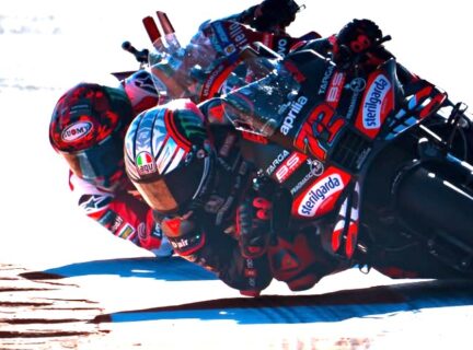 MotoGP 2026 : le clan VR46 d&eacute;barque &agrave; Mandalika pour un duel d&eacute;j&agrave; br&ucirc;lant&hellip; sur des motos de s&eacute;rie ! Bagnaia, Bezzecchi et toute l&rsquo;Acad&eacute;mie en piste avant Sepang