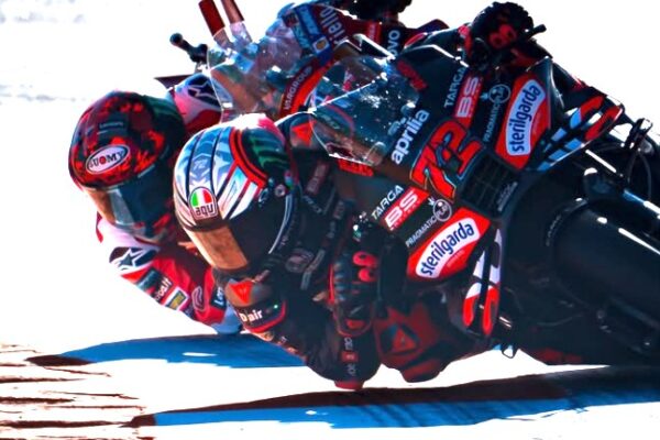 MotoGP 2026 : le clan VR46 d&eacute;barque &agrave; Mandalika pour un duel d&eacute;j&agrave; br&ucirc;lant&hellip; sur des motos de s&eacute;rie ! Bagnaia, Bezzecchi et toute l&rsquo;Acad&eacute;mie en piste avant Sepang