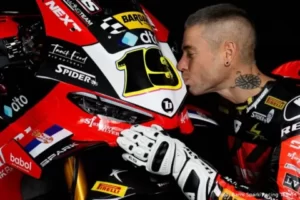 Superbike 2026, Interview Alvaro Bautista, envi&eacute;, craint et p&eacute;nalis&eacute; : &laquo; Ils veulent m&rsquo;arr&ecirc;ter, mais je n&rsquo;abandonne pas &raquo;