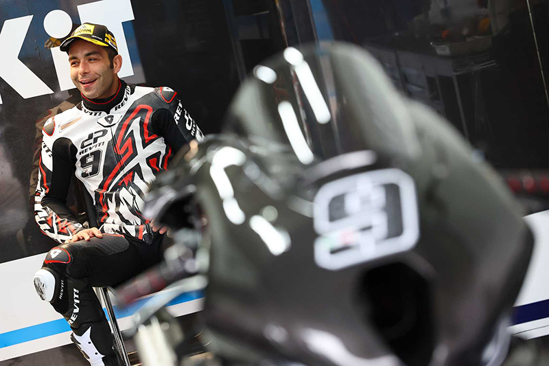 Superbike 2026, Test Jerez J1 : Danilo Petrucci, le roi du mouillé malgré une chute ! Sans Bulega…