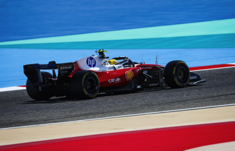 F1 : tests Bahre&iuml;n J1 : Lewis Hamilton l&acirc;che une bombe sur la d&eacute;rive technologique du paddock