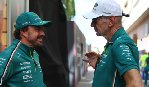 F1 : Fernando Alonso prot&egrave;ge Newey malgr&eacute; le chaos des essais : &laquo; Il n&rsquo;a rien oubli&eacute; de son g&eacute;nie &raquo;