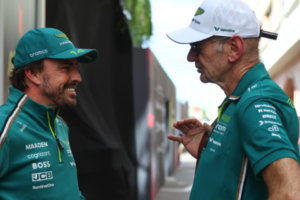 F1 : Fernando Alonso protège Newey malgré le chaos des essais : « Il n’a rien oublié de son génie »