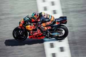 MotoGP, Thaïlande J2, Brad Binder (KTM Q11/S6) : À 4 secondes en gérant le pneu avant...