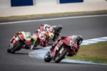 Superbike, Australie, course 2 : Nicol&ograve; Bulega ne craint pas la pluie, Ducati sans rivaux