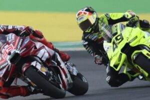 MotoGP - Marc Marquez battu pour la premi&egrave;re fois par un co&eacute;quipier sur la m&ecirc;me Ducati : un fait in&eacute;dit qui inqui&egrave;te