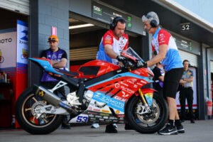 Supersport Australie, Interview Valentin Debise : "J'ai dit au team "Ecoutez, je vais vous dire une seule fois que la moto, elle n'avance pas !" (2/2)