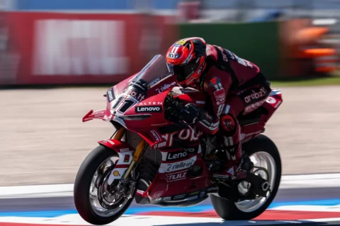 Superbike Misano FP1 : Bulega et Ducati n'ont aucune limite