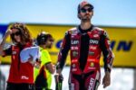 MotoGP - Bagnaia a déjà quitté Ducati dans sa tête : le corps parle, le regard trahit… et Aprilia attend son heure