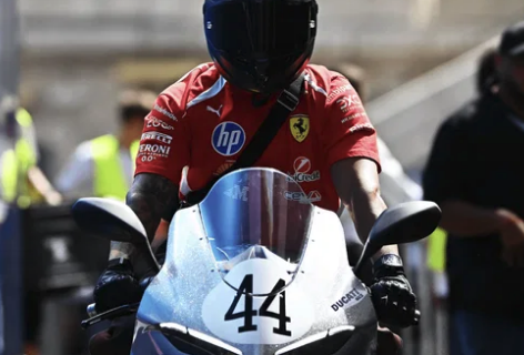 F1 : Lewis Hamilton fait sensation &agrave; Monaco au guidon d&rsquo;une Ducati d&rsquo;exception