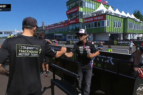 MotoGP, Brno, Parade LIVE : La charrette version tchèque !