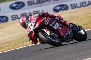 Superbike Donington FP2 : O&ugrave; est la concurrence de Ducati ? Gros crash de Mackenzie