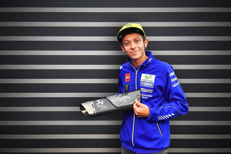 Silverstone, MotoGP : Rossi et Akrapovic servent l’humanitaire